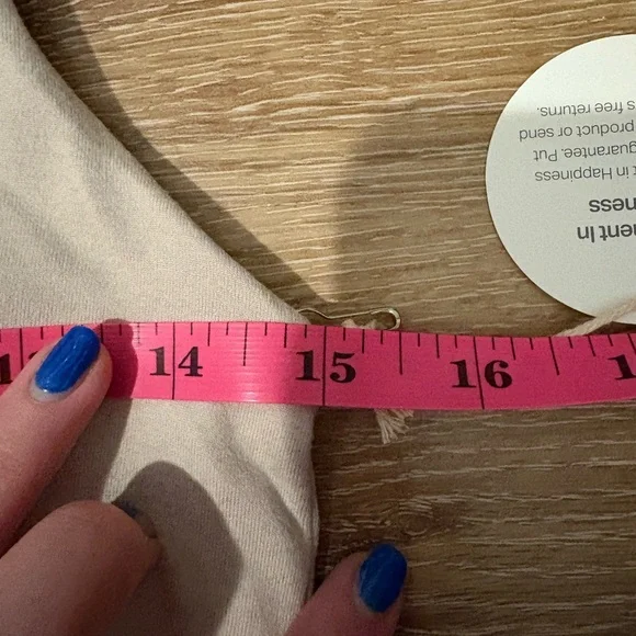 Vuori Halo Performance Crop 2.0 Tank Top NWT in Ecru Heather - Picture 4 of 10